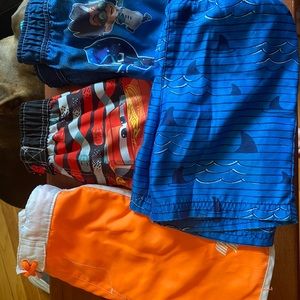 Toddler boys swim trunks lot-size 4t